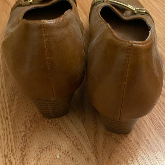 Two Pair of Shoes - Picture 7 of 9